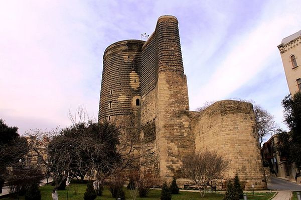 Девичья башня. Фото: Gulustan/commons.wikimedia.org Девичья башня. Фото: Gulustan/commons.wikimedia.org