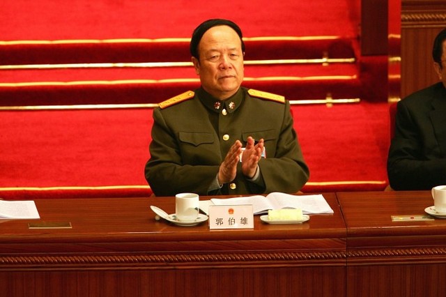 На цьому архівному фото генерал Го Босюн, віце-голова Центральної військової ради Китаю, бере участь у першому засіданні Всекитайських зборів народних представників, 5 березня 2007 року, Пекін. За інформацією Apple Daily, Го затримали для допиту у справі про корупцію