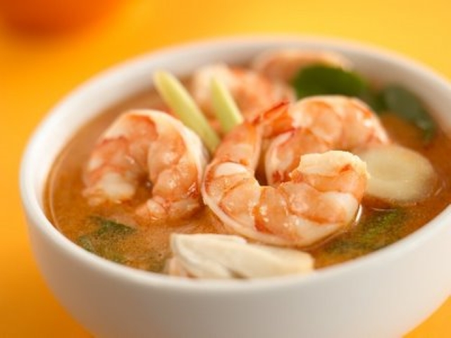 Тайський суп Том Ям. (satay.com)