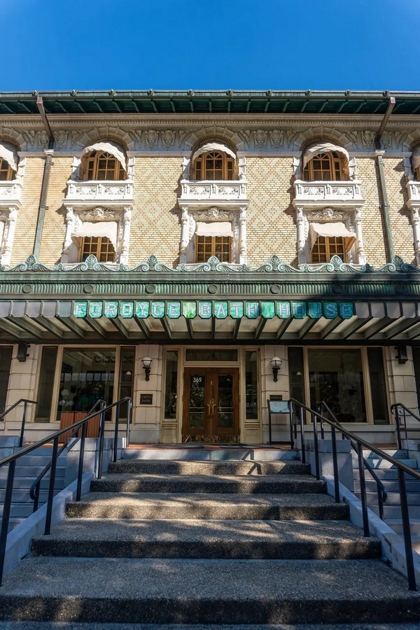 Лазня Фордайс: архітектурна перлина Гранд-Променаду (ФОТО)