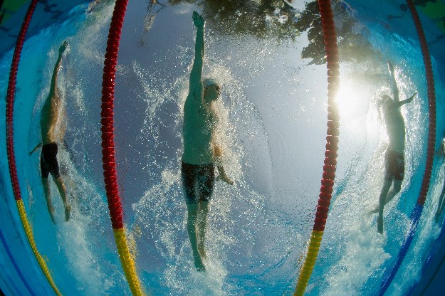 Плавание — физическая активность для всех и каждого. Фото: Clive Rose/Getty Images