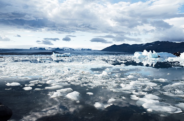 вода