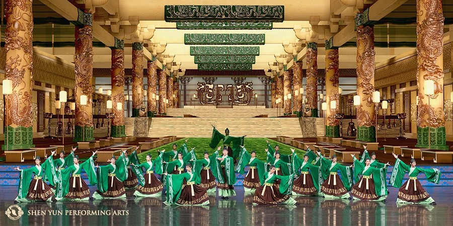 Щороку Shen Yun Performing Arts створює нові цифрові декорації та костюми, нові пісні, нову хореографію та оркестрові партитури. (Shen Yun Performing Arts)