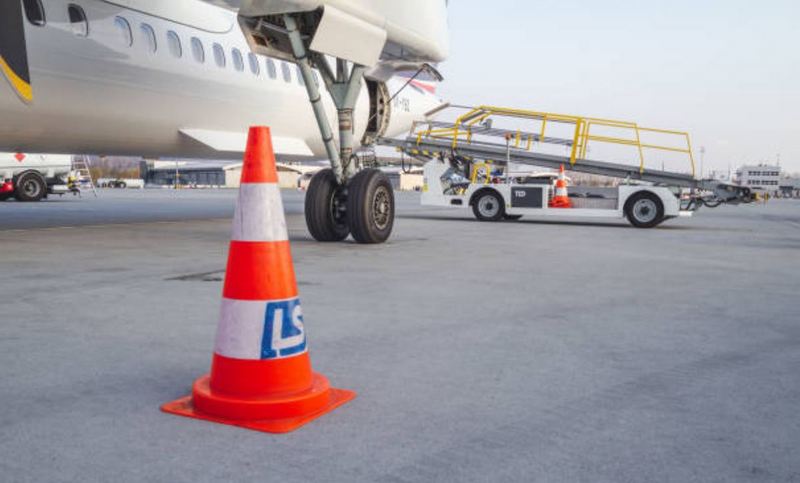 Стрибок цін на нафту під час атак на Іран вдарив по акціях авіакомпаній