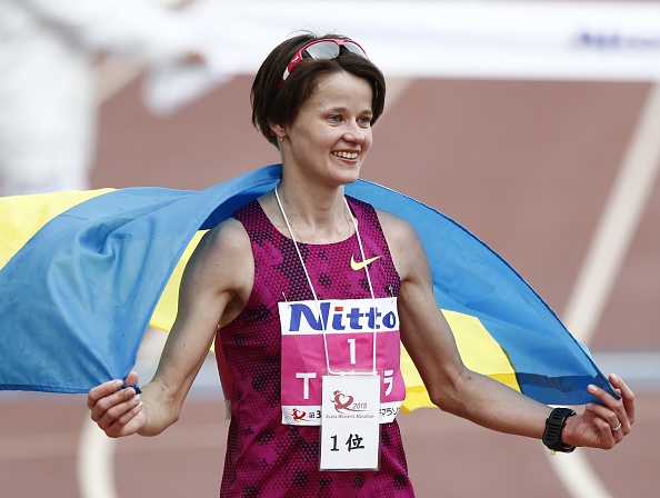 Українка Тетяна Гамера-Шмирко святкує свою перемогу в Міжнародному жіночому марафоні в Осаці, 25 січня 2015 року. Гамера-Шмирко виграла свій третій поспіль титул. Фото: JIJI PRESS/AFP/Getty Images