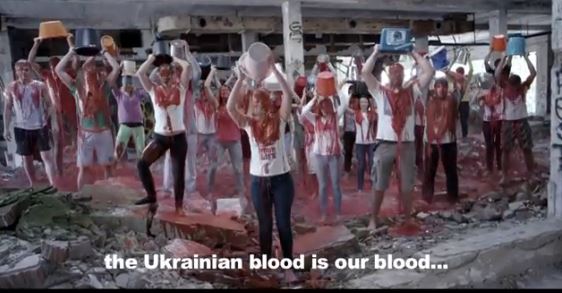 «Кровь украинцев — это наша кровь». Кадр из видео на YouTube