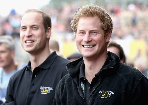 Принц Уильям и принц Гарри наблюдают за спортивными соревнованиями. Фото: Chris Jackson/Getty Images