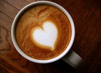Умеренное употребление кофе полезно для сердца. Фото: PoYang/flickr.com