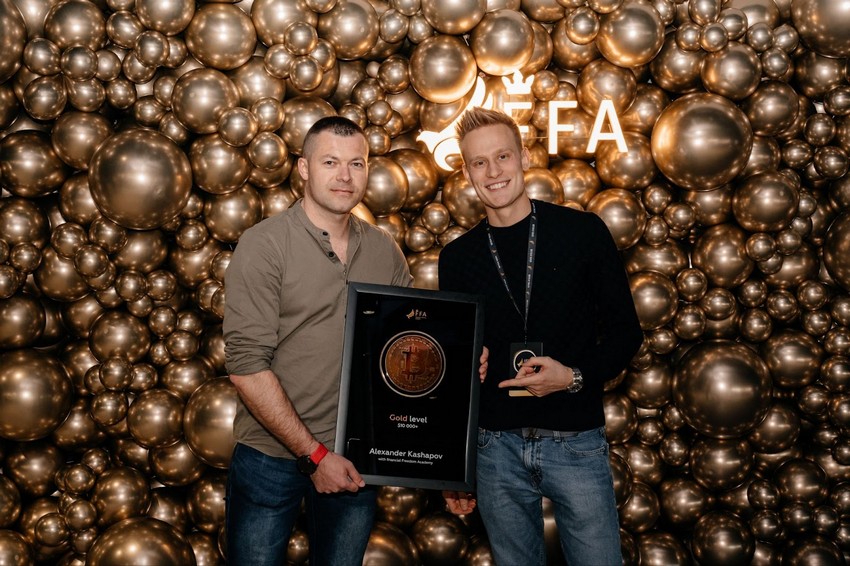 Александр Орловский фото с выпускником курса FFA