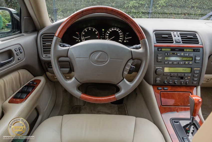 Lexus LS400