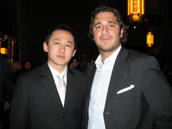 Г-н Чэнь Хао (слева) и г-н Сагейя Де Колб