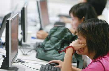 В Китае увеличивается число детей, пристрастившихся к Интернету. Фото: AFP