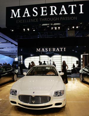 Maserati анонсувала новий Quattroporte Automatic, яка продаватиметься після Quattroporte із Duoselect коробкою передач. Новий Maserati Quattroporte Automatic оснащений автоматичною шестиступінчастою ZF трансмісією, яка має м'який і швидкий механізм переми