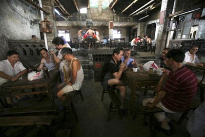 Чайний буфет, що має вже 50 -летнюю історію. Фото: China Photos/getty Images 