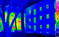 Термограма пасивного будинку. Жовто-червоний – звичайний будинок, синій – пасивний.Фото:http://ru.wikipedia.org