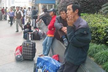 Ще більше китайців нелегально виїжджає за кордон на заробітки. Фото: PETER HARMSEN/AFP/Getty Images Фото: PETER HARMSEN / AFP / Getty Images