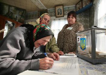 Центризбирком создал 33 654 избирательных участков.Фото: Chris Jackson/Getty Images