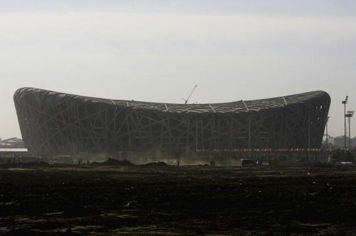 Главный стадион Олимпиады 2008г в Пекине «Птичье гнездо». Китайские власти сделали проведение Олимпиады политическим ходом. Фото: Guang Niu/Getty Images