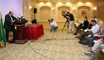 Заместитель министра иностранных дел Ливии Халед Кааим провел пресс-конференцию, на которой осудил решение Великобритании, и признание ею повстанческого ливийского Национального переходного совета, назвав его «безответственным и незаконным». Триполи 27 ию