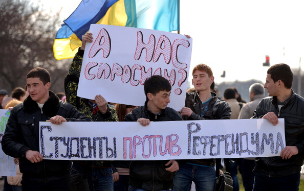 Кримські студенти за два дні до референдуму в Криму щодо статусу півострова, 14 березня 2014 року. Фото: FILIPPO MONTEFORTE/AFP/Getty Images