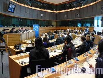 Слушания в Европарламенте по вопросу преследования китайской компартией последователей Фалуньгун. 15 апреля 2009 года. Фото: The Epoch Times