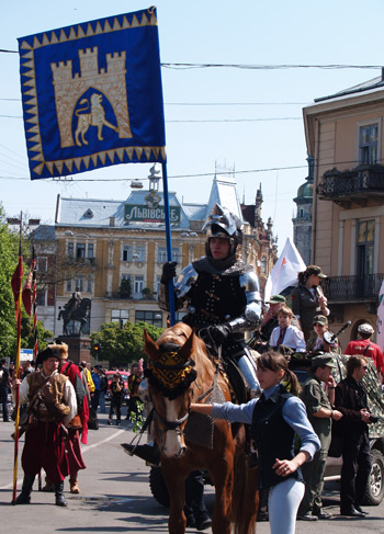 Святкова хода на честь дня міста. Фото: Юлія Ламаалєм/The Epoch Times