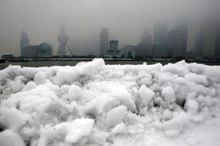 От недавней непогоды сильно пострадала китайская экономика. Фото: China Photos/Getty Images