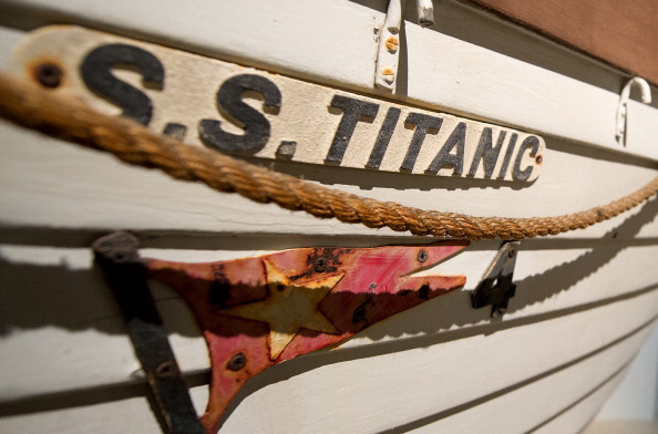 Рятувальна шлюпка Титаніку на виставці National Geographics. Фото: PAUL J. RICHARDS/AFP/Getty Images