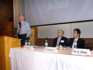 Слева направо: Дэвид Килгур, Дэвид Мэйтас и Уинстон Лю. Фото: Великая Эпоха