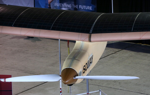 Літак на сонячних батареях встановив рекорд, пролетівши 1500 км. Фото: Justin Sullivan/Getty Images