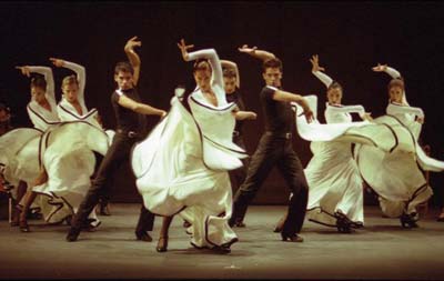 *Новый испанский балет* во главе с харизматическим дуэтом Анхеля Рохаса и Карлоса Родригеса - это смесь традиционного фламенко с новым современным подходом (Фото Хесус Вальинас).