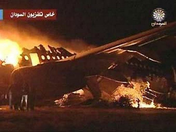 Авиакатастрофа в Судане, 11 ноября 2010. Фото: Архивный кадр суданского телевидения с места событий