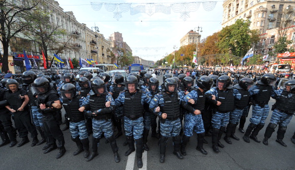 С регионов страны в Киев стали подвозить сотрудников правоохранительных органов. Фото: Getty Images