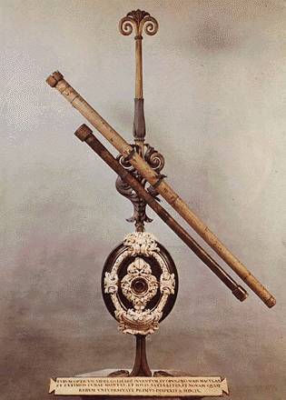 Телескоп Галилея с 3-х и 32-х увеличением из музея во Флоренции