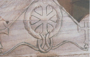 Полный знак Инанны на саркофаге Ярослава Мудрова в Киеве VI век.