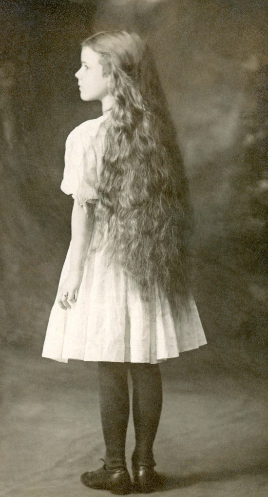 Довге волосся — глибока традиція. Фото: rapunzelsdelight.com