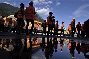 Президент залізничної компанії в Японії покінчив із собою через аварію поїзда. Фото: Fabrice Coffrini / Getty Images