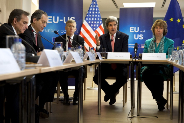 «Енергетичний діалог» у штаб-квартирі Європейського союзу в Брюсселі 2 квітня 2014 року між США та ЄС щодо кризи в Україні. Фото: JACQUELYN MARTIN/AFP/Getty Images