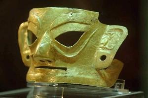 9 июня 2007 года впервые была выставлена золотая маска, обнаруженная при археологических раскопках в Цзиньша. Фото: Великая Эпоха