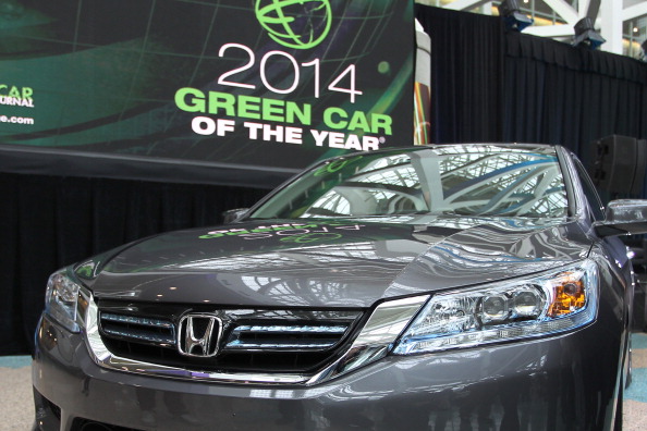 Переможець у номінації «Зелений автомобіль року» в 2013 році Honda Accord Hybrid в Лос-Анджелесі, 21 листопада 2013 року, Каліфорнія. Фото: Девід McNew / Getty Images