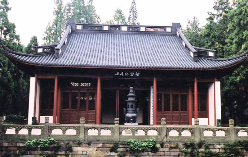 Храм Юэ Фэя в Ханчжоу. Фото Gisling на en.wikipedia.org