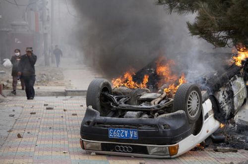 У столиці Тибету Лхасі проходять численні акції протесту. У місто введені війська. Фото: MARK RALSTON/AFP/Getty Images