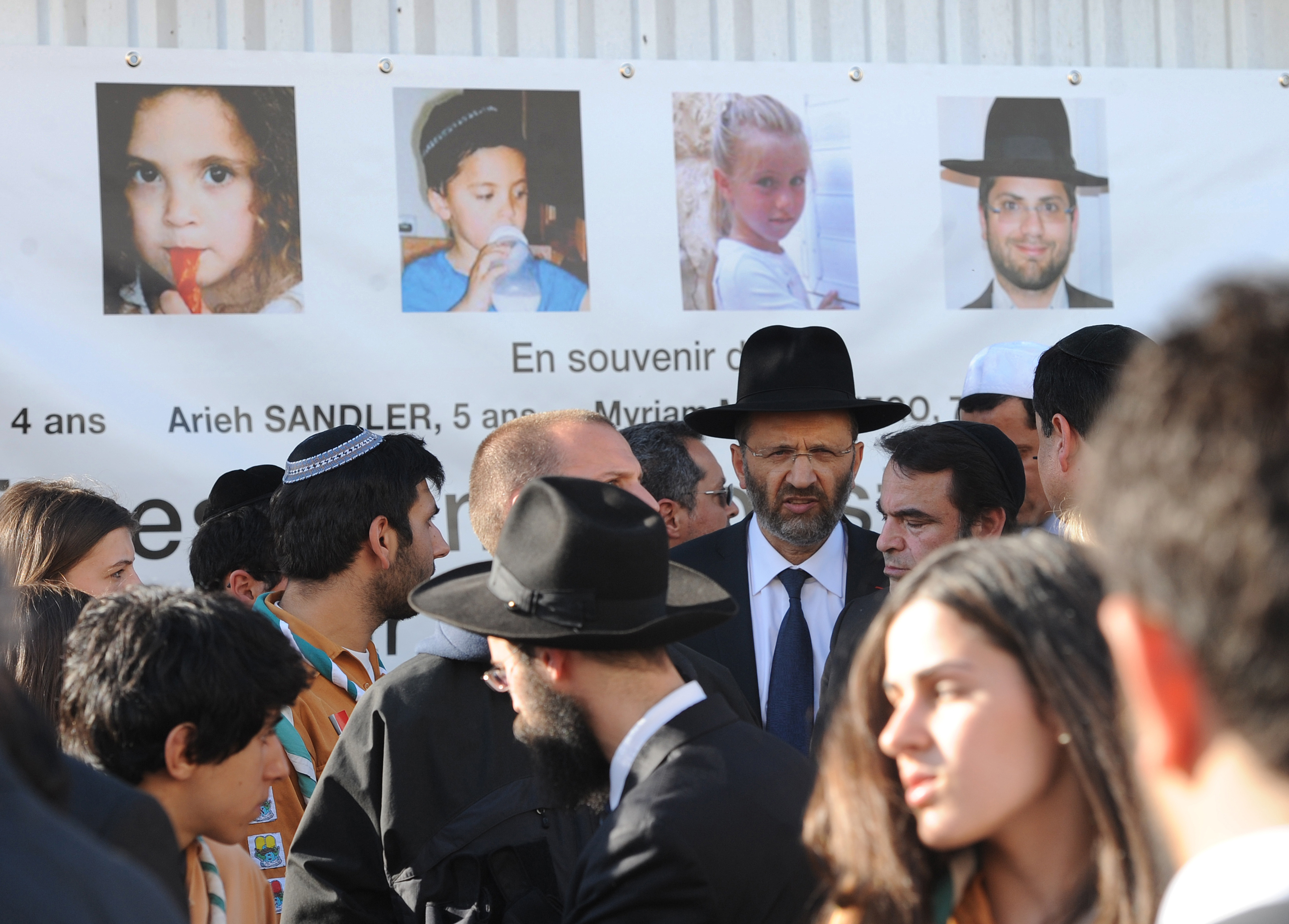 Загиблих в Тулузі єврейських дітей і викладача поховали в Єрусалимі. Фото: ERIC CABANIS/AFP/Getty Images