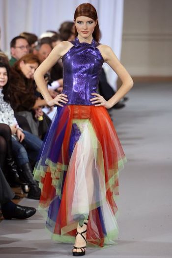 Кращі колекції жіночого одягу, представлені на показі мод в Парижі. Фото: AFP PHOTO/FRANCOIS GUILLOT 