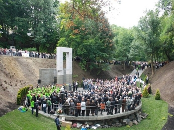 Памятник польским профессорам, расстрелянным в 1941 открыли во Львове. Фото: Zaxid.net.