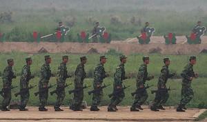 Китайские солдаты во время тренировки. Фото: Getty Images