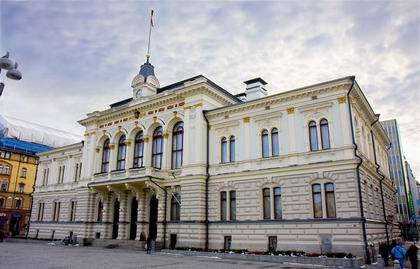 Концертный зал в старом Тампере, построенный в 1890 г. в стиле неоренессанс, на протяжении многих лет был центром политической активности. Здесь в 1905 г. Финляндия провозгласила о своей независимости. Страна получила окончательную независимость, как от Р