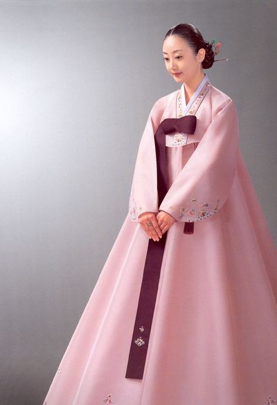 Південнокорейські традиційні костюми. Фото з aboluowang.com  