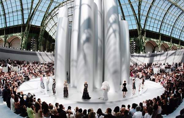 Тиждень високої моди в Парижі: Колекція від Chanel. Фото: AFP 