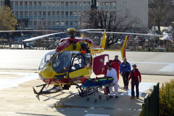 Вертоліт доставив німецького гонщика Шумахера до клінічної лікарні Університету в Греноблі 5 січня 2014 року. Фото: JEAN-PIERRE CLATOT/AFP/Getty Images